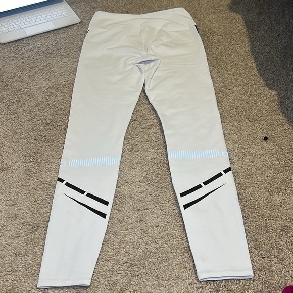 NWOT alo leggings - Picture 4 of 4